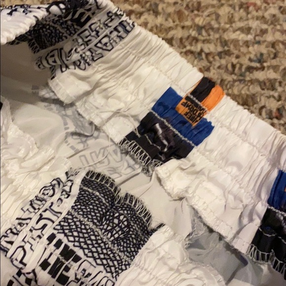 comic shorts with 4 pockets - Picture 2 of 4